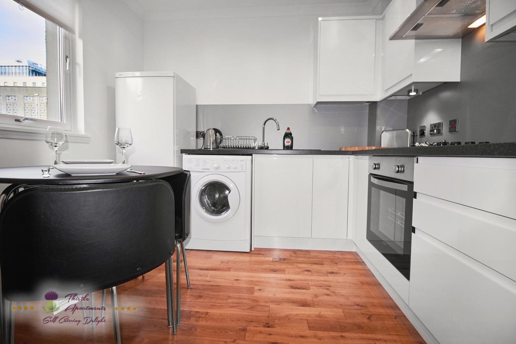 Thistle Apartments-City View Apartment แอเบอร์ดีน ภายนอก รูปภาพ